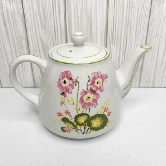 Vintage Pink Poppy‎ Teapot - Picture 1 of 15